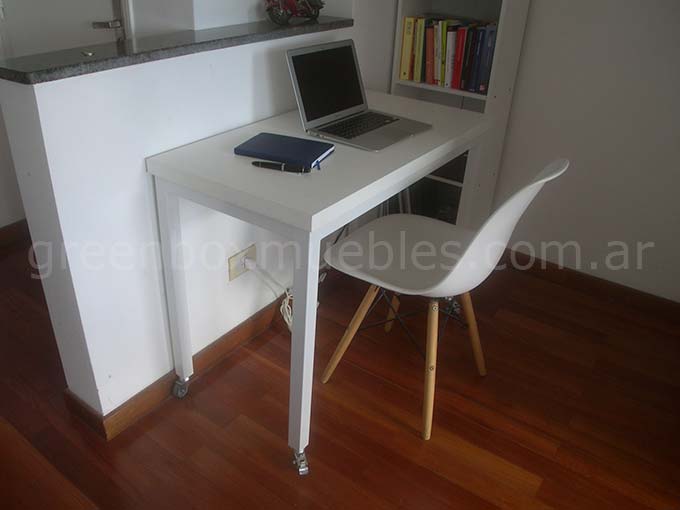 Escritorio con ruedas