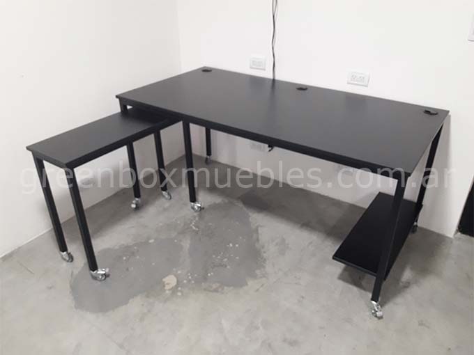 Escritorio con ruedas