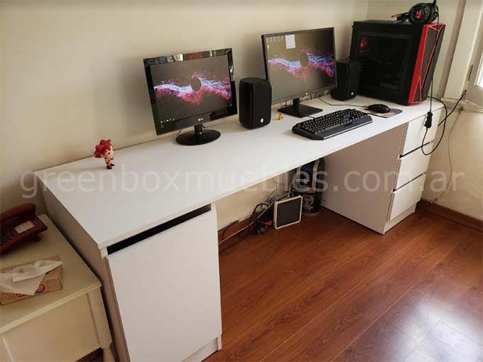 Escritorio con cajonera y columna guardado