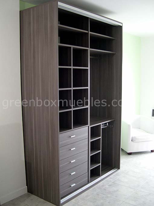 Placard con puertas corredizas